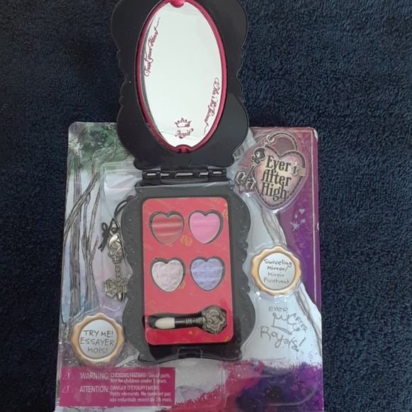 girls Raglan crewneck sleepshirt with EverAfterHig - Picture 4 of 4